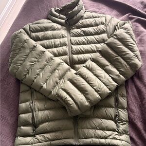 Marmot Puffer Jacket - mens small